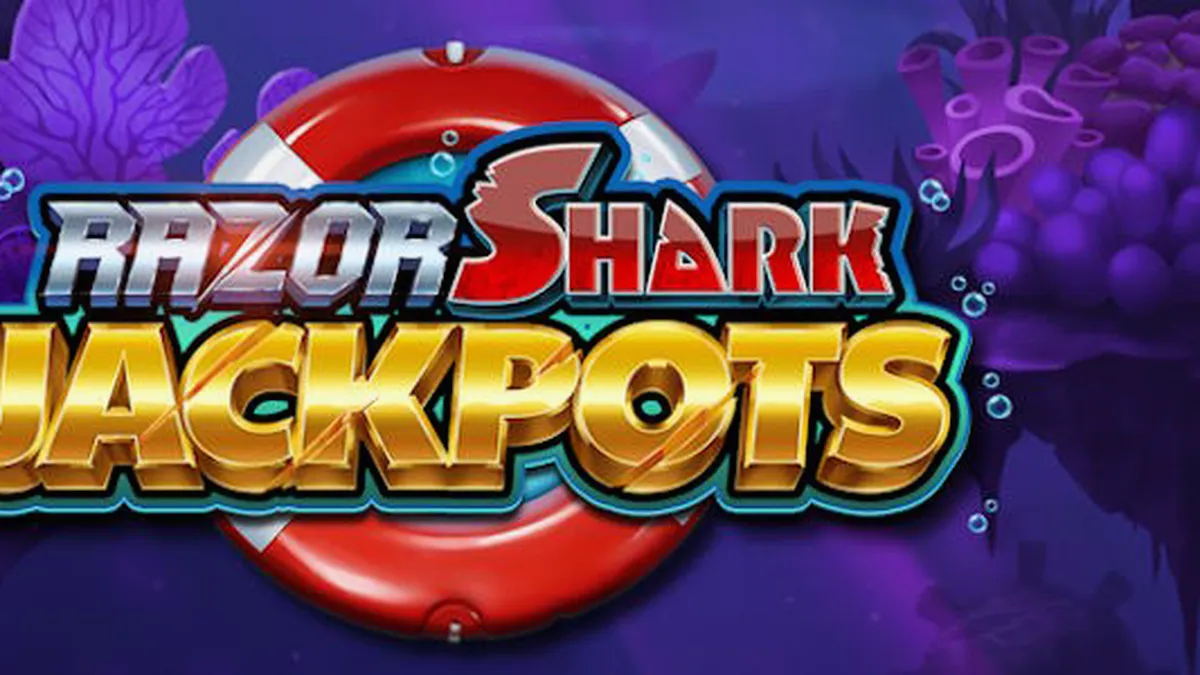 Tampilan layar permainan slot Razor Shark Jackpots dengan tema bawah laut yang intens